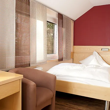 Pfeiffer's Sythener Flora Hotell 3*